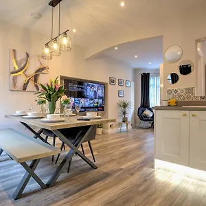  Holiday home The Boutique Cozy (adults Only) United Kingdom