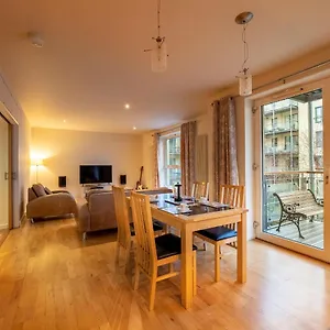 Altido Elegant 2br Apt With Balcony And Parking Edinburgh