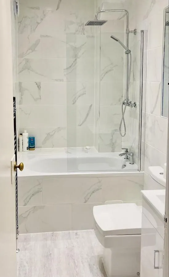 Clean Peaceful Accommodation For 1 Or 2 Guests Edinburgh